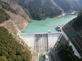 ダムカード　★　与布土ダム　竣工記念 兵庫県『与布土ダム(よふど)』のダムカード配布情報 | ダムこれ！